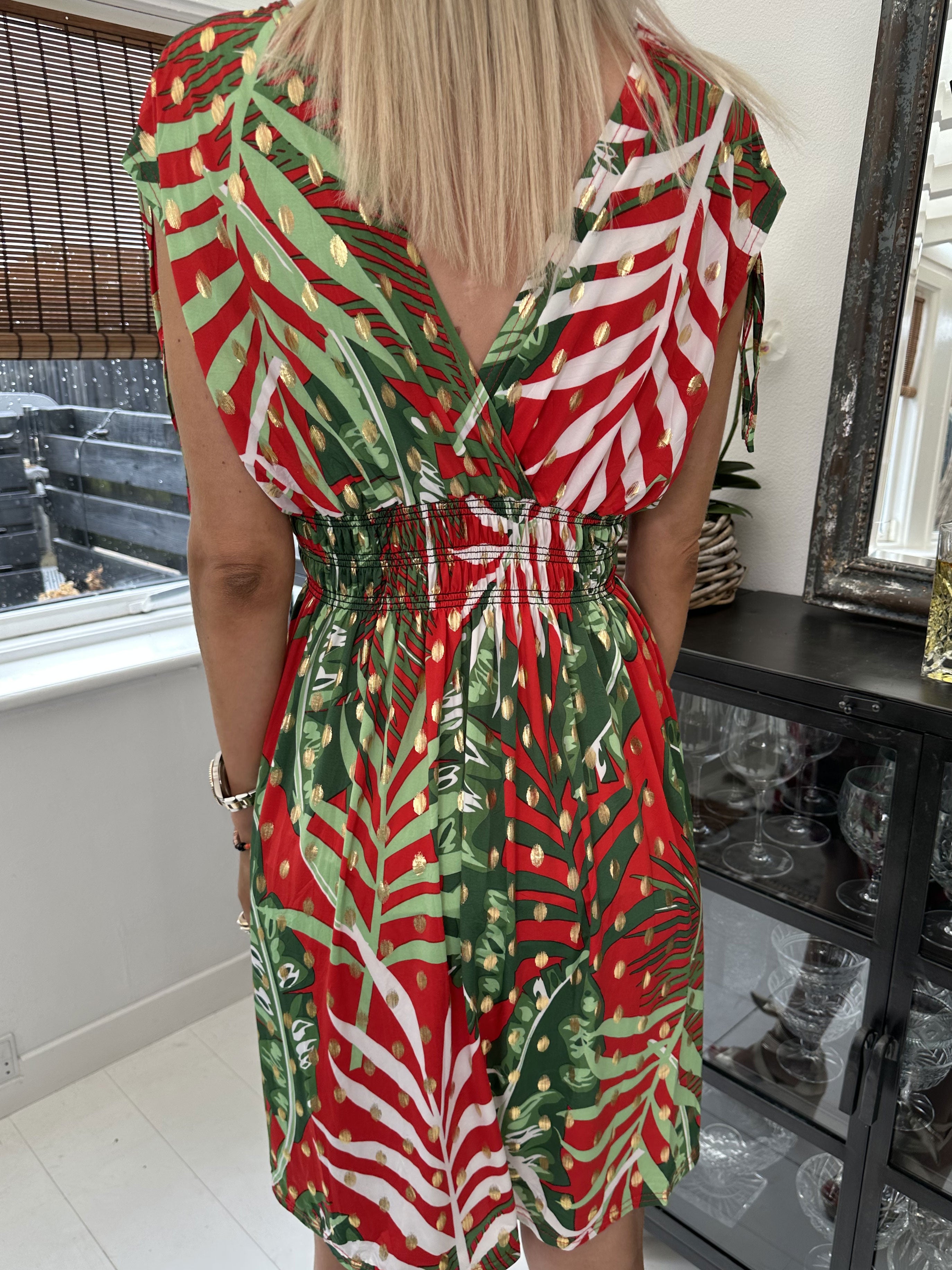 Pams Forest Short - Kort elastisk kjole i krølfrit stof